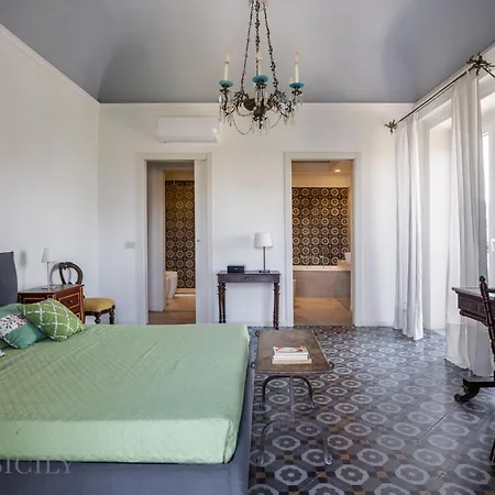 Palazzo Fatta By Domusicily